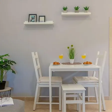 Lovely Veli Vrh Apartment