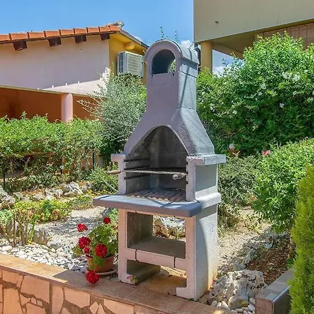 Cozy And Lovely Veli Vrh Near *