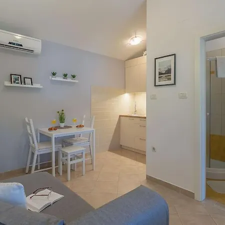 Apartman Cozy And Lovely Veli Vrh Near Pula