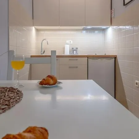 Cozy And Lovely Veli Vrh Near Apartman *