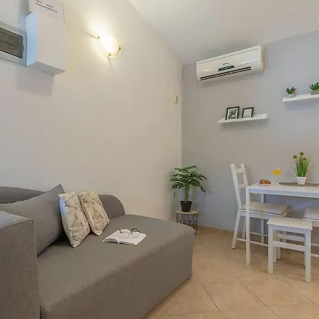 Cozy And Lovely Veli Vrh Near