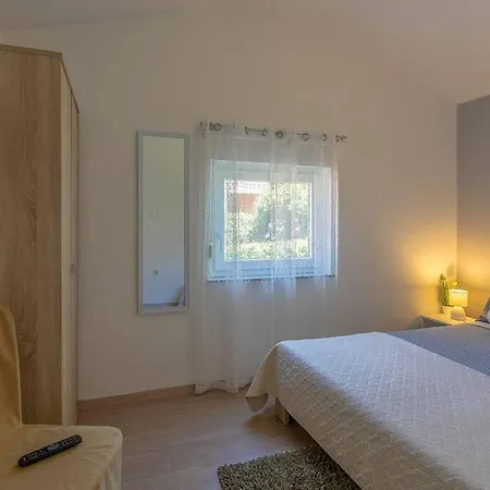 Cozy And Lovely Veli Vrh Near * Pula