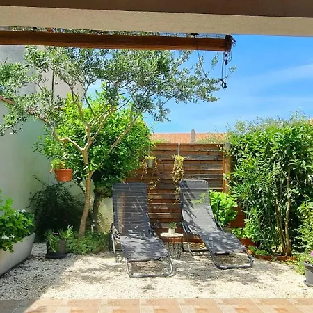 Lovely Veli Vrh Apartamento Pula